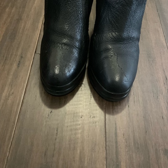 CHANEL Black Leather Platform Zip Bootie Size 38.5 G28644 - Picture 2 of 14